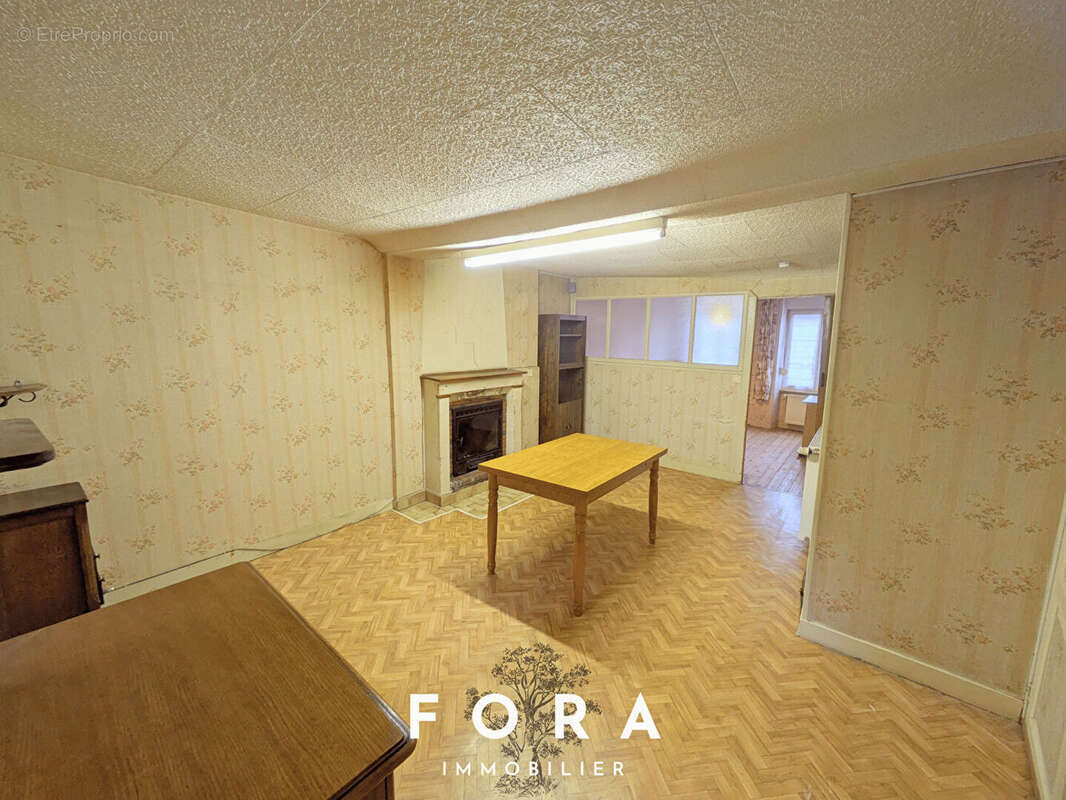 Maison à CONDE-SUR-NOIREAU