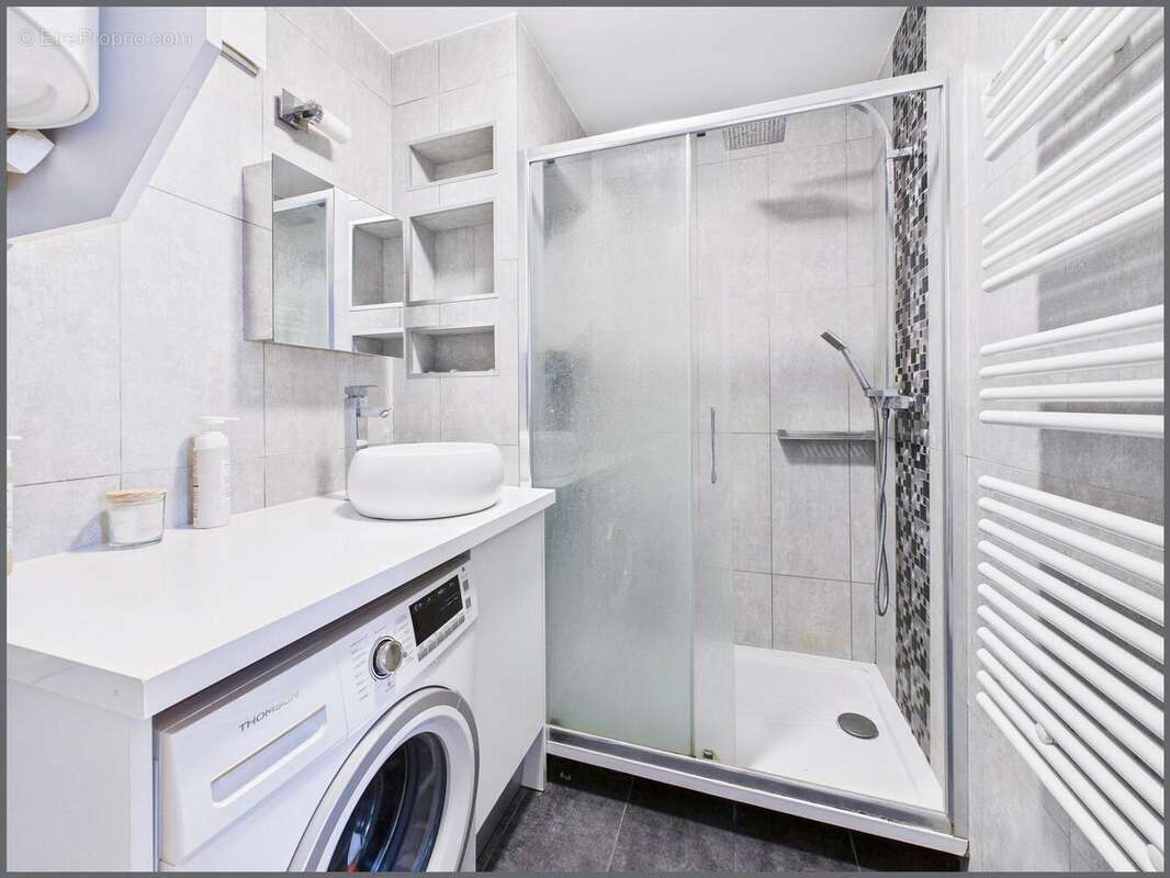 Photo 8 - Appartement à LEVALLOIS-PERRET