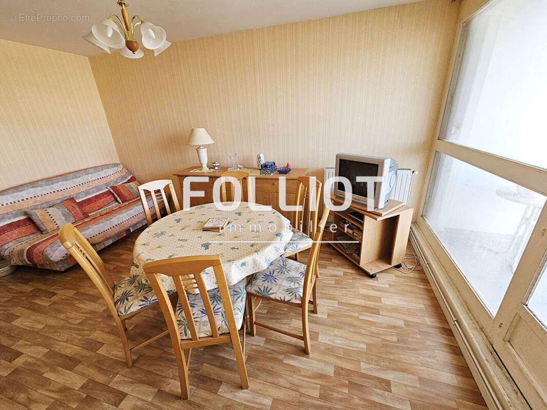 Appartement à LUC-SUR-MER