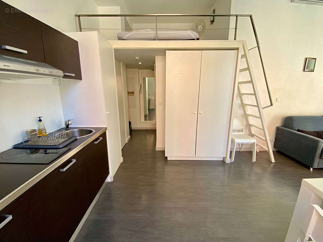 Nice Carré D'Or 1 pièce 22.62 m2 + 9.45m² Mezzanine vue place Massena - photo 5