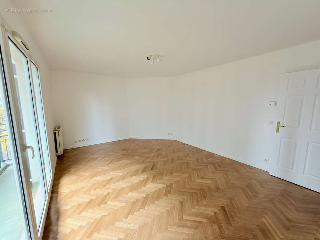 Courbevoie — Faubourg de l'Arche  Exclusivité — Appartement avec balcon et parking - photo 2