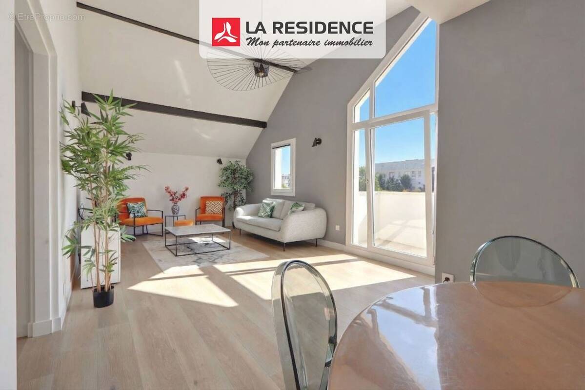 Appartement à BEAUCHAMP