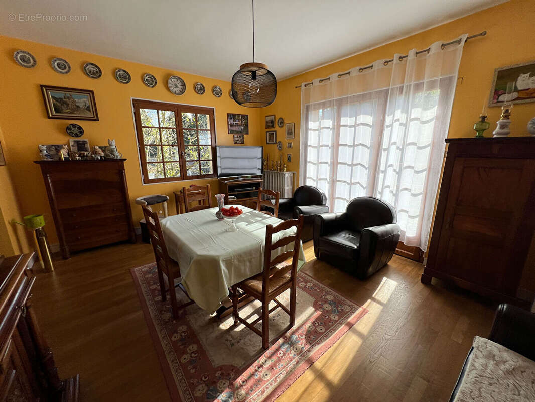 Agréable maison familiale  Autouillet / Auteuil le Roi  6 pièces 113 m2 - photo 4