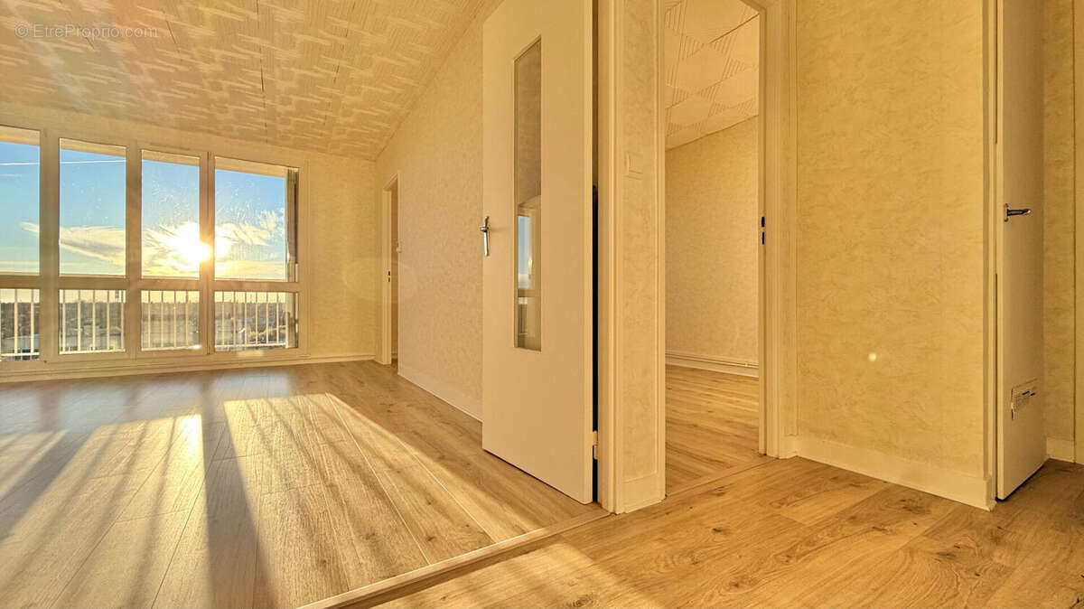 Appartement à CORBEIL-ESSONNES