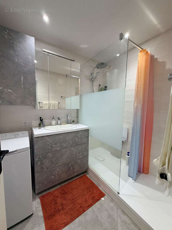 Appartement Aurillac de type 3 au dernier étage avec ascenseur et stationnement - photo 12