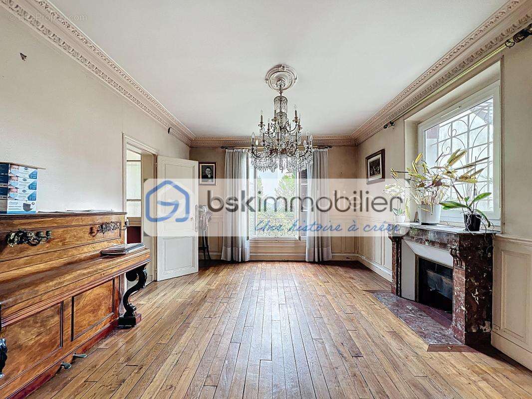 Maison à LES PAVILLONS-SOUS-BOIS