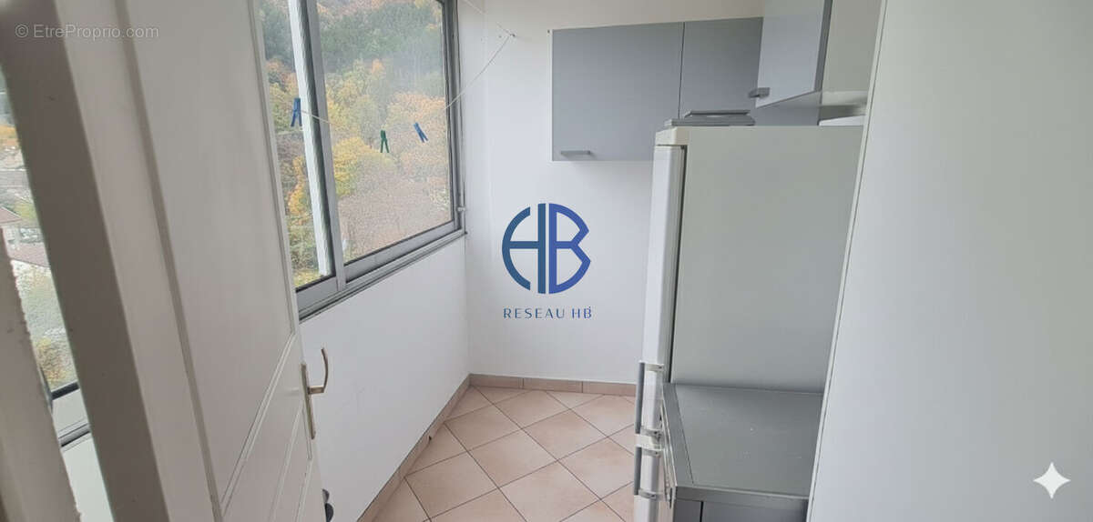 Appartement à SAINT-MARTIN-D'HERES