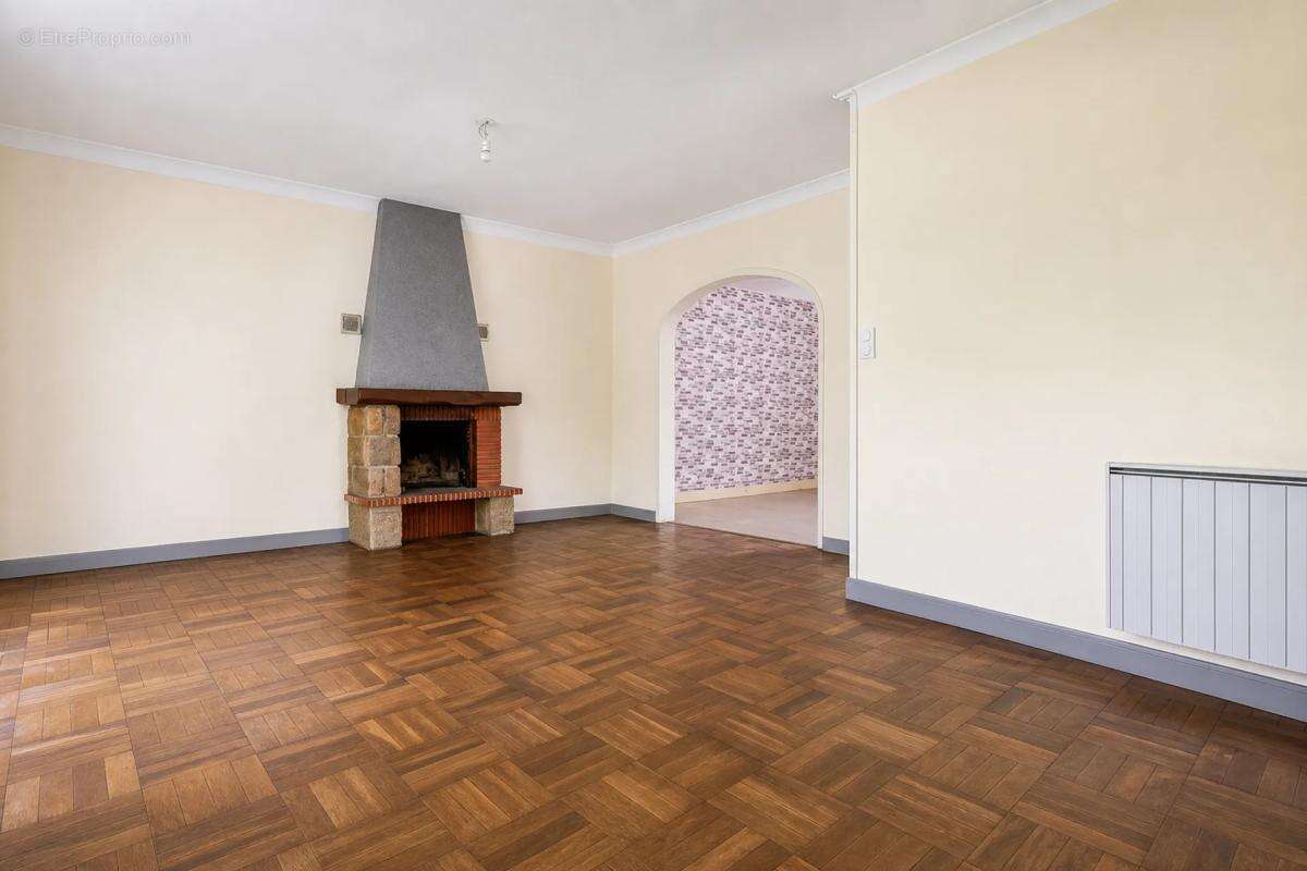 Maison 6 pièces avec grand garage - Louée - photo 4