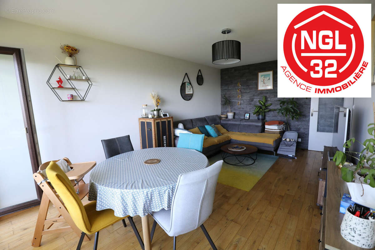 Appartement à CRUSEILLES