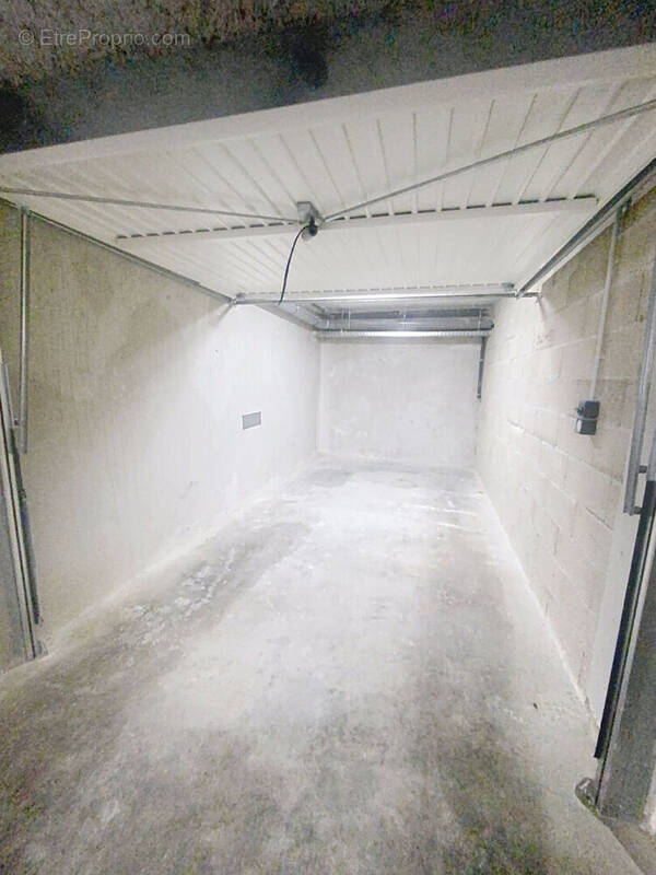Parking à LYON-4E