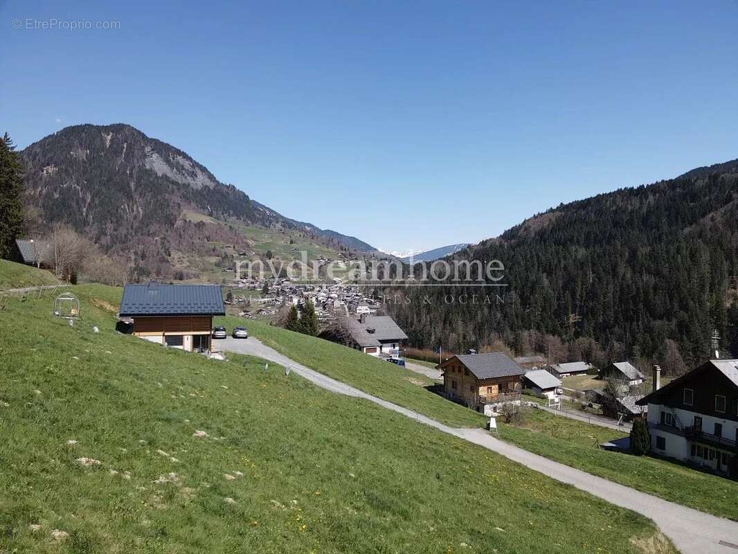 Terrain à SAINT-NICOLAS-LA-CHAPELLE