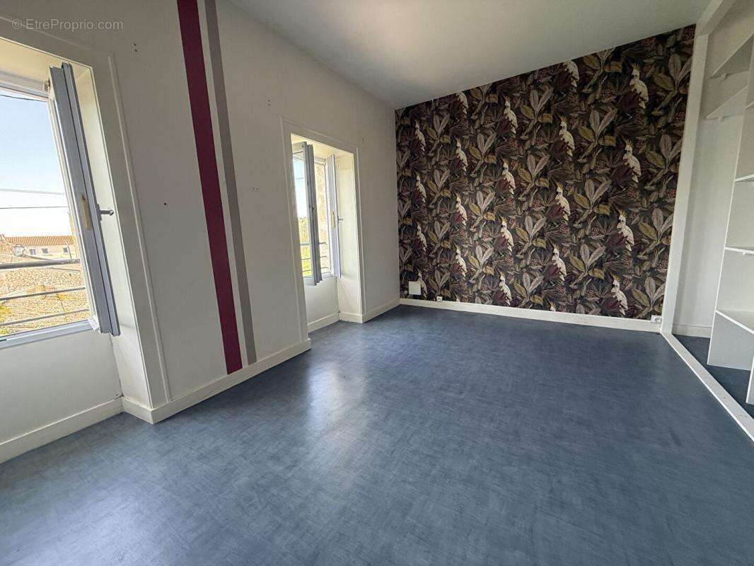 Propriété  7  Pièces - photo 5
