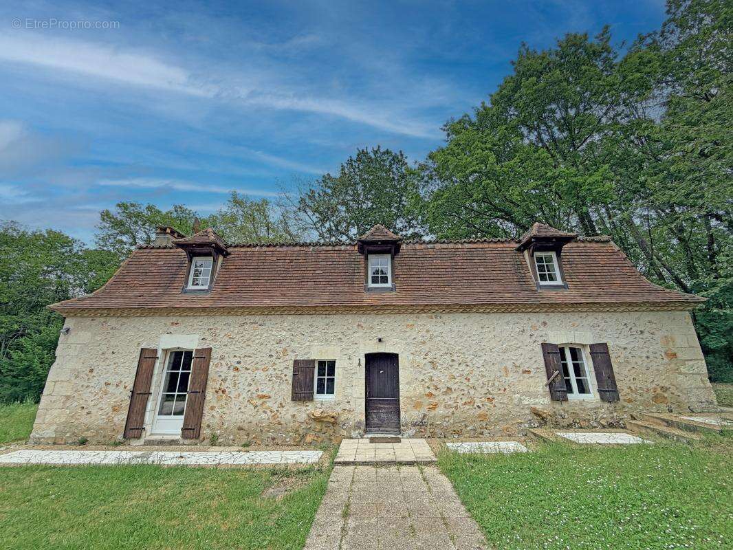 Maison à SAINT-JEAN-D'ESTISSAC