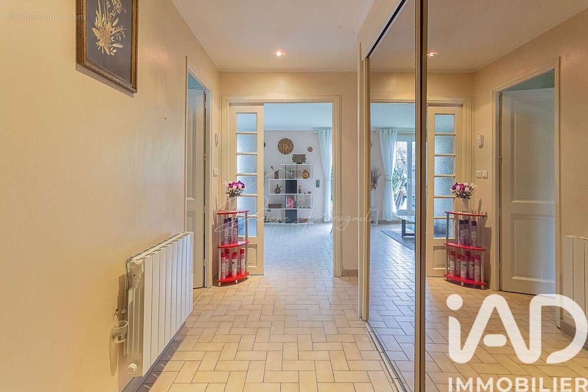 Photo 2 - Maison à VAUREAL