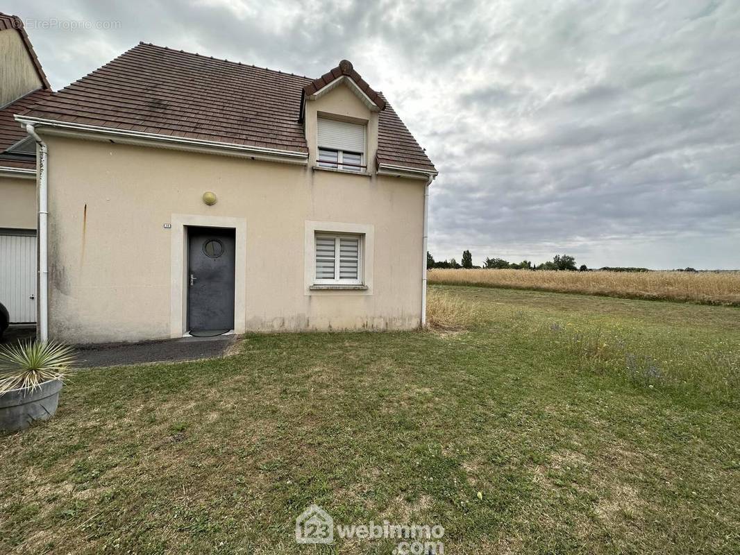 Pavillon d'une surface habitable de 104 m² - Maison à PANCY-COURTECON