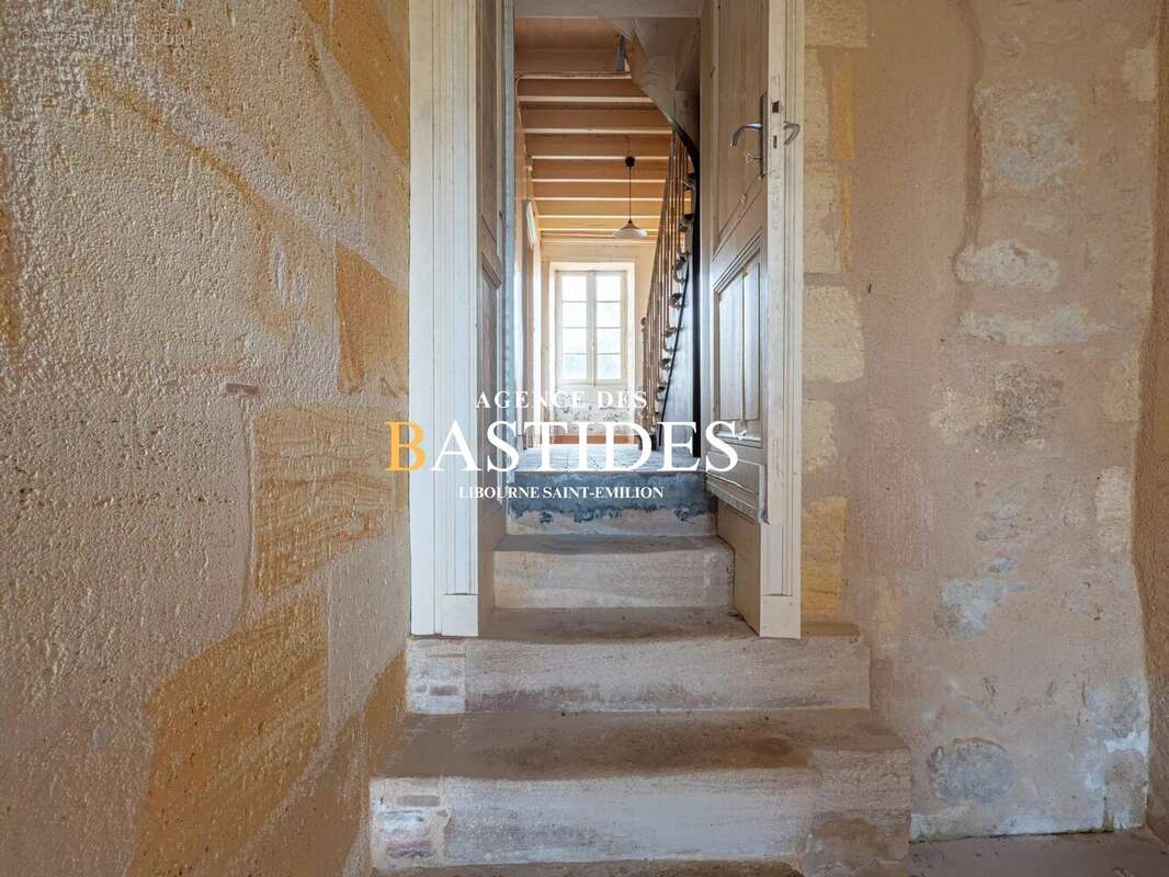 Maison à SAINT-GENES-DE-CASTILLON
