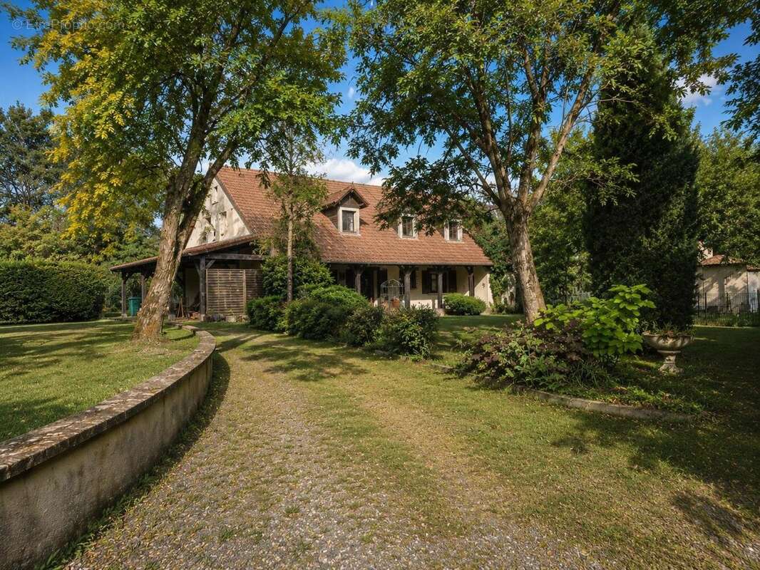 Photo 3 - Maison à THEVET-SAINT-JULIEN