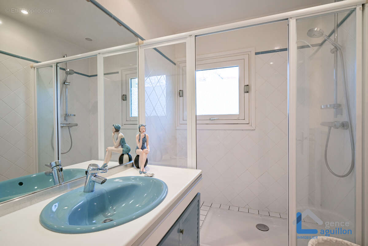 Belle villa d'architecte proche tous commerces dans impasse au calme - photo 11
