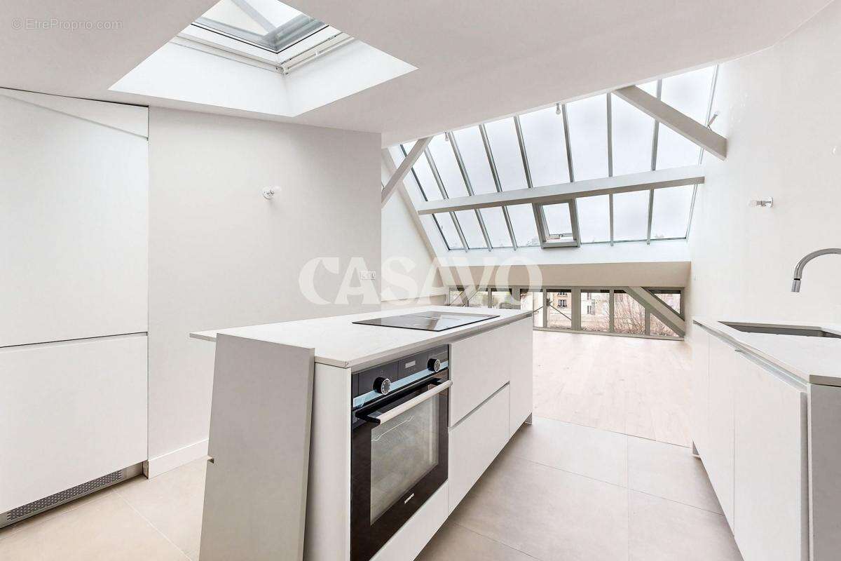Appartement à PARIS-16E
