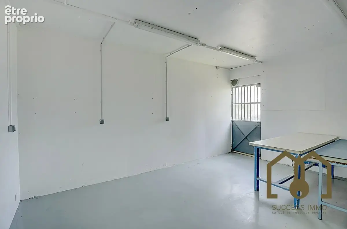 Commerce 149 m² à Vaulx-En-Velin  - photo 6