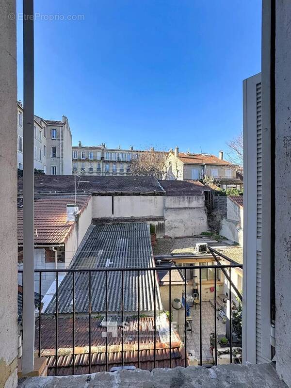 Appartement à MARSEILLE-4E