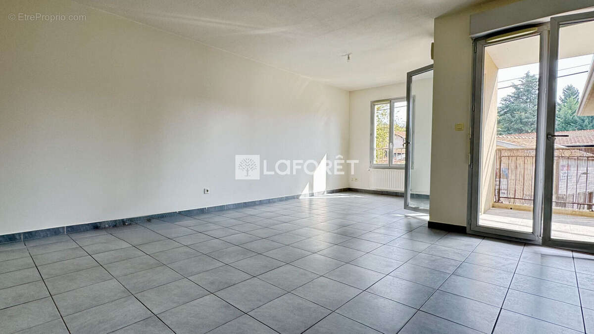 Appartement à L'ARBRESLE