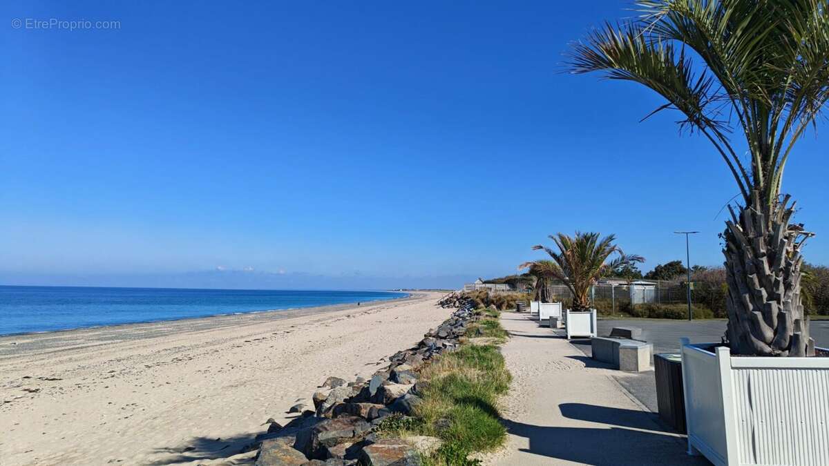 Appartement à DONVILLE-LES-BAINS