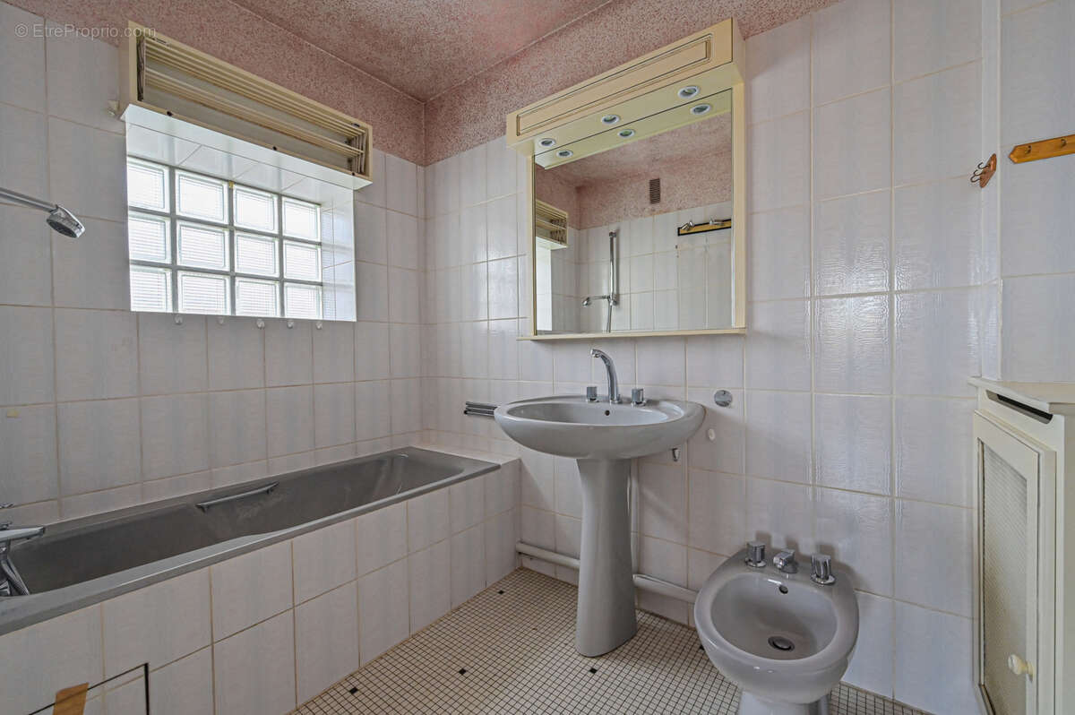 Appartement à SAINT-MAUR-DES-FOSSES