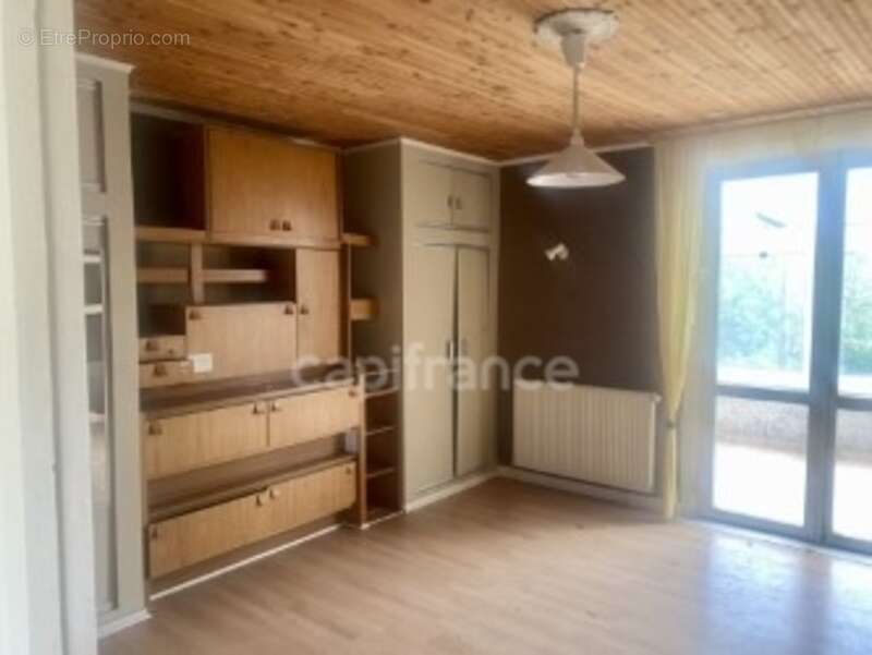 Maison à GREZIEU-LA-VARENNE