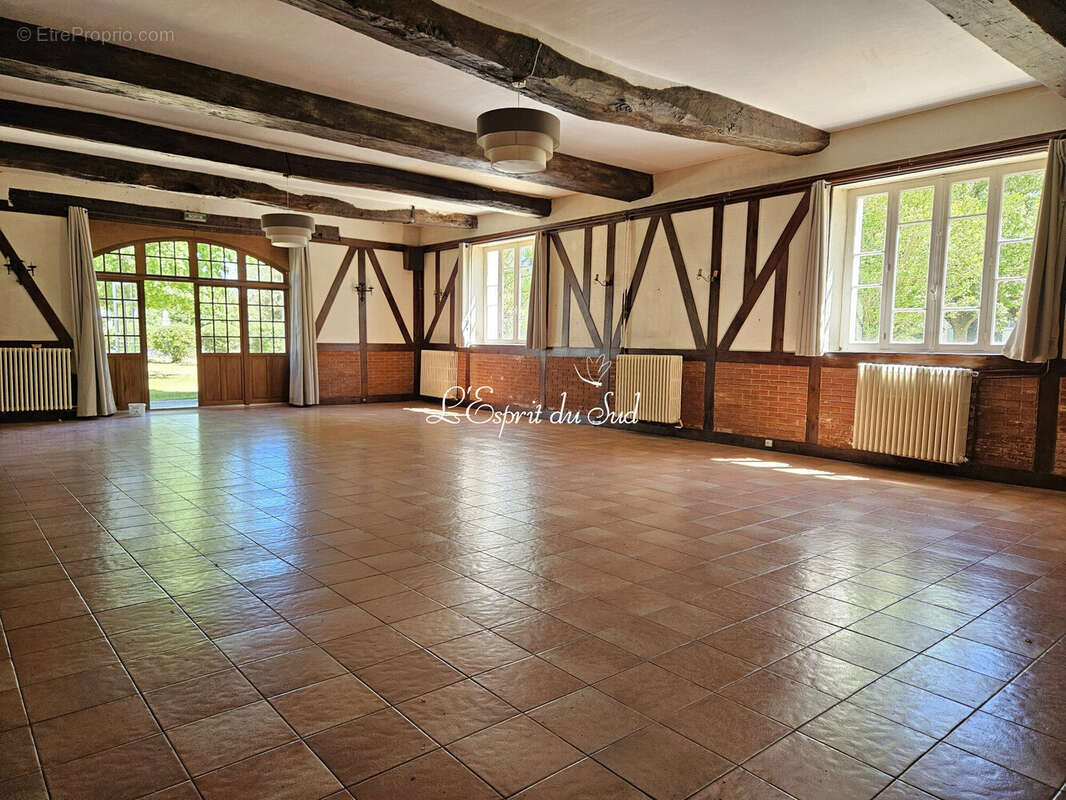 Appartement 728 m² à Saint-Sulpice  - photo 9
