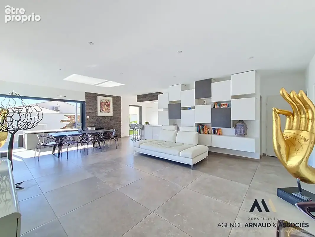 Saint-cyr-sur-mer - superbe maison contemporaine de plain-pied de 132 m² avec piscine - photo 4