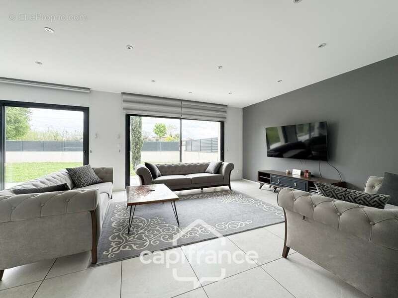 Maison à CLONAS-SUR-VAREZE