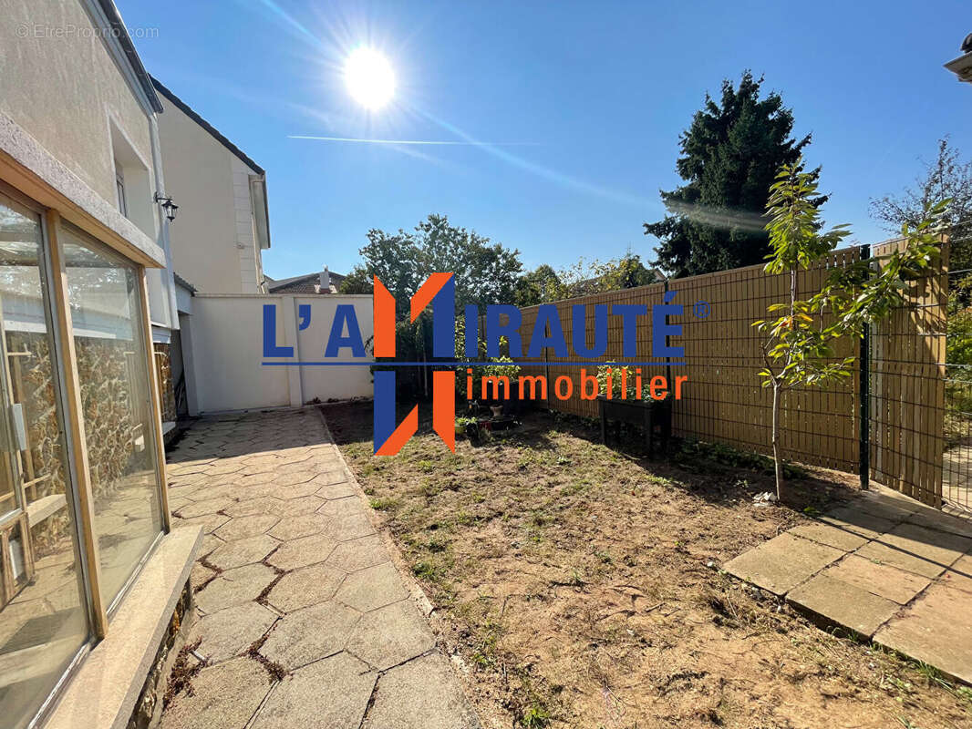 Maison à SARTROUVILLE