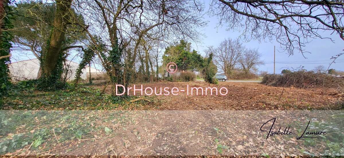 Terrain à JARD-SUR-MER