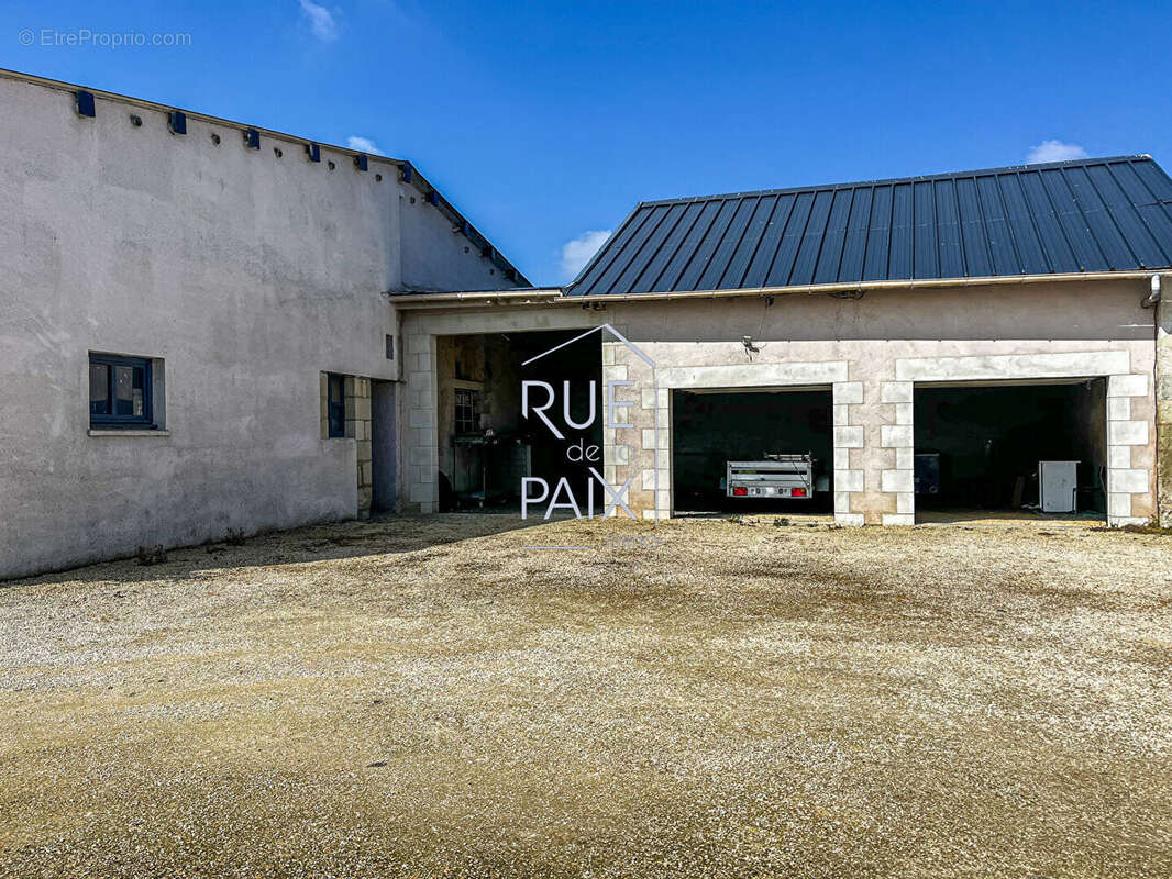 Maison à VENDEUVRE-DU-POITOU