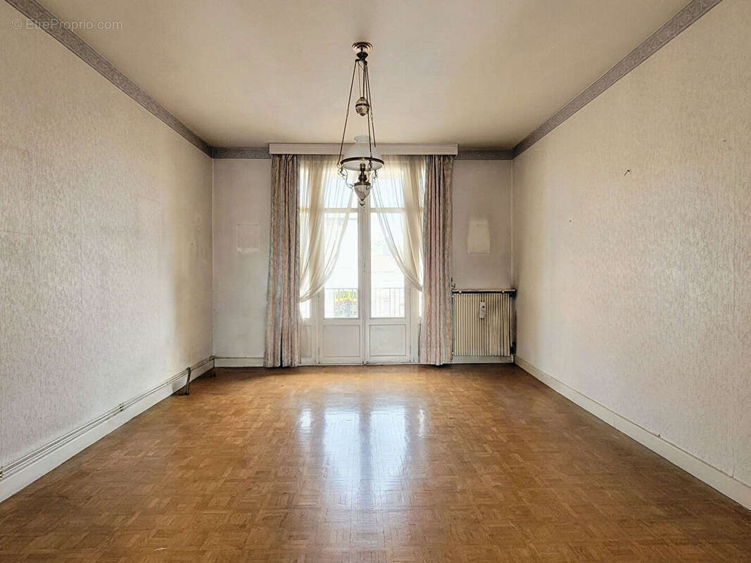 Appart F5 avec ascenseur à 50 m de la Place Michelet - photo 6