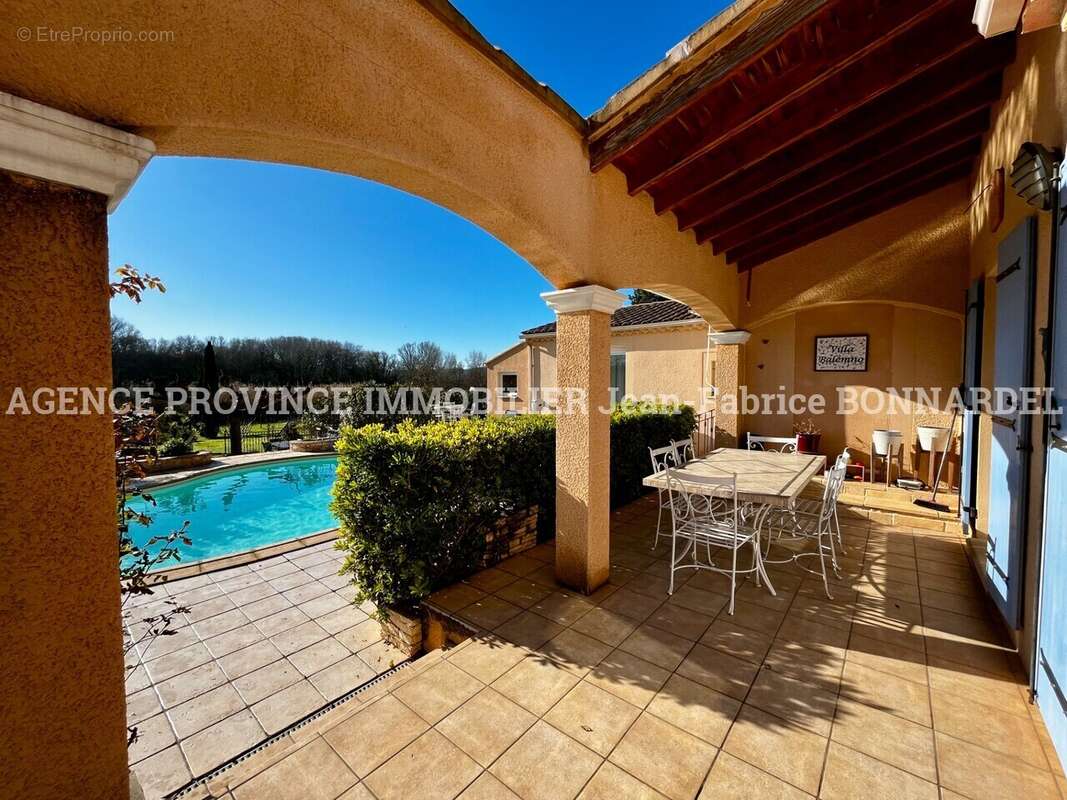 Maison à SUZE-LA-ROUSSE