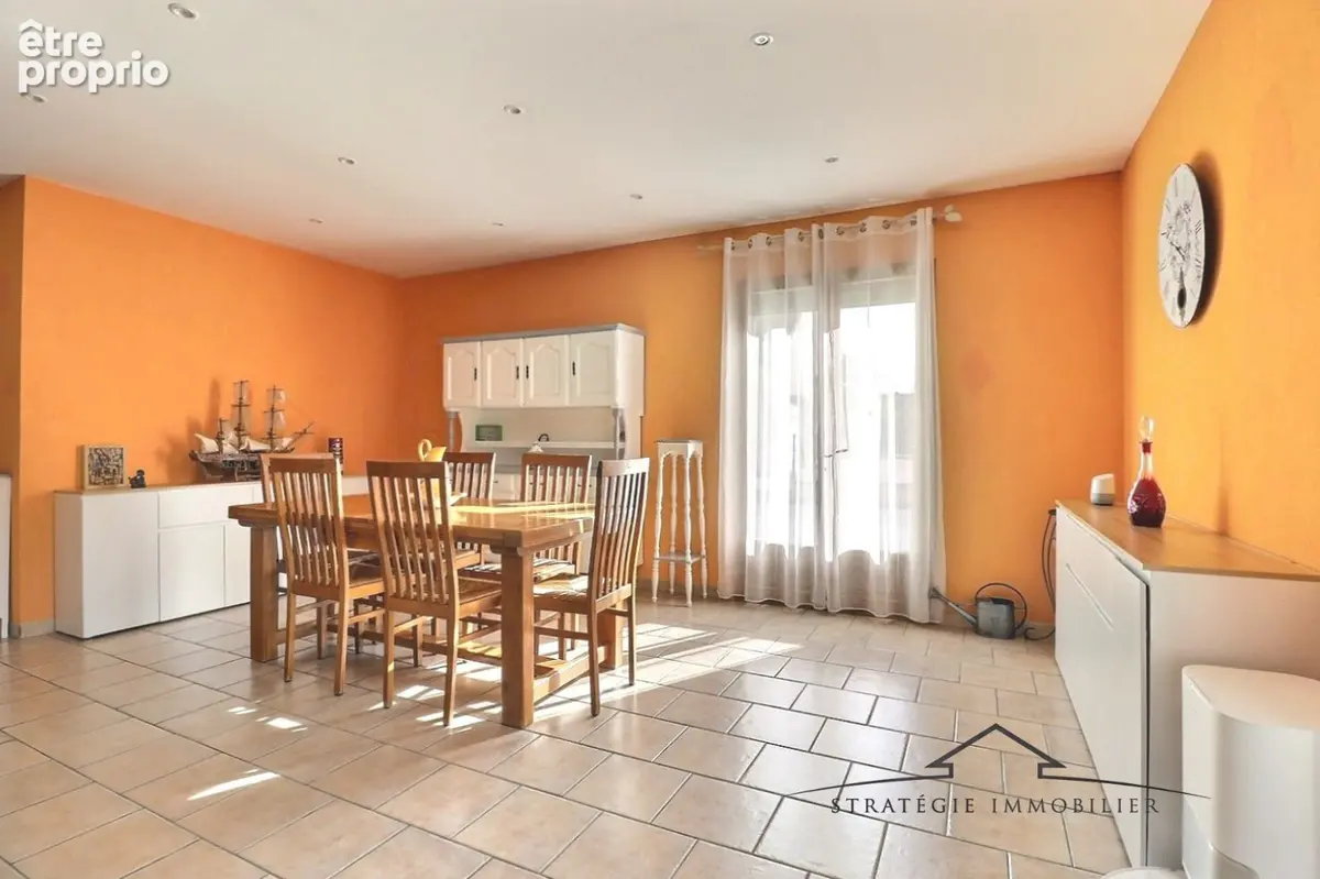 Buxy - Maison familiale avec piscine, 4 chambres et double garage - photo 3