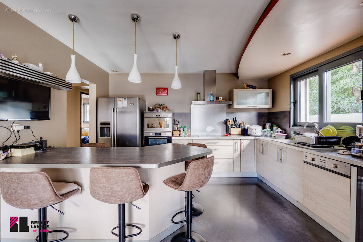 Photo 1 - Maison à PINS-JUSTARET