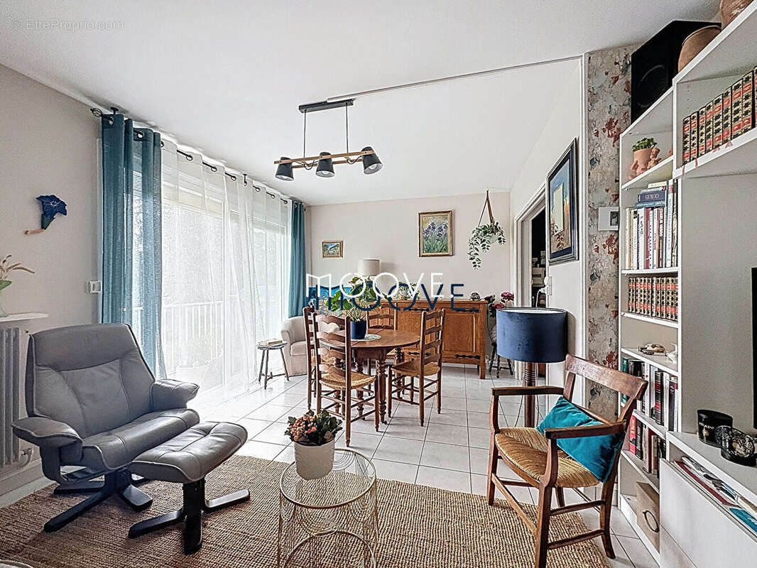 Appartement à SAINT-ETIENNE-DU-ROUVRAY