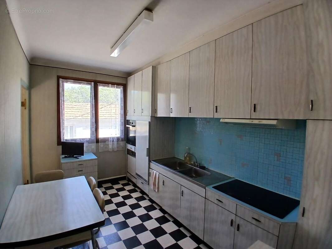 Béziers Champs de Mars – Maison de ville 125 m² avec patio, terrasse et grand garage - photo 9