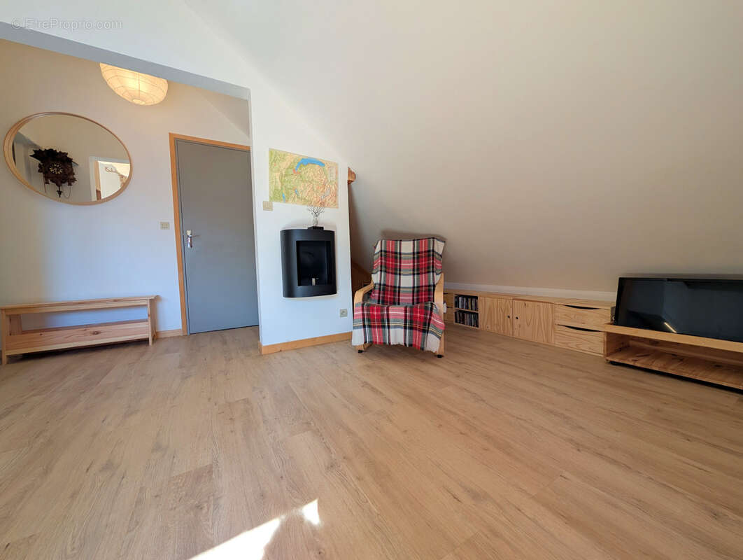 Appartement à MORILLON