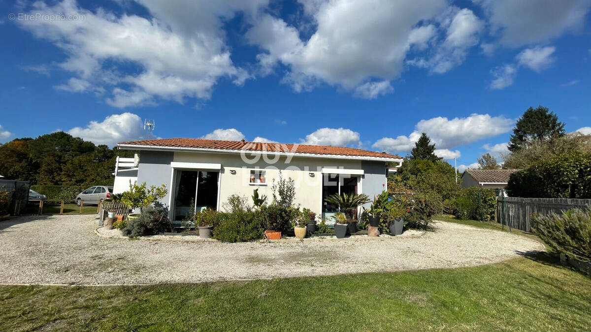 Maison à PARENTIS-EN-BORN