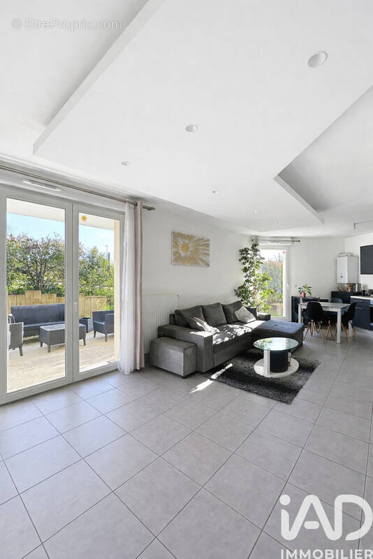 Photo 1 - Appartement à LENTILLY