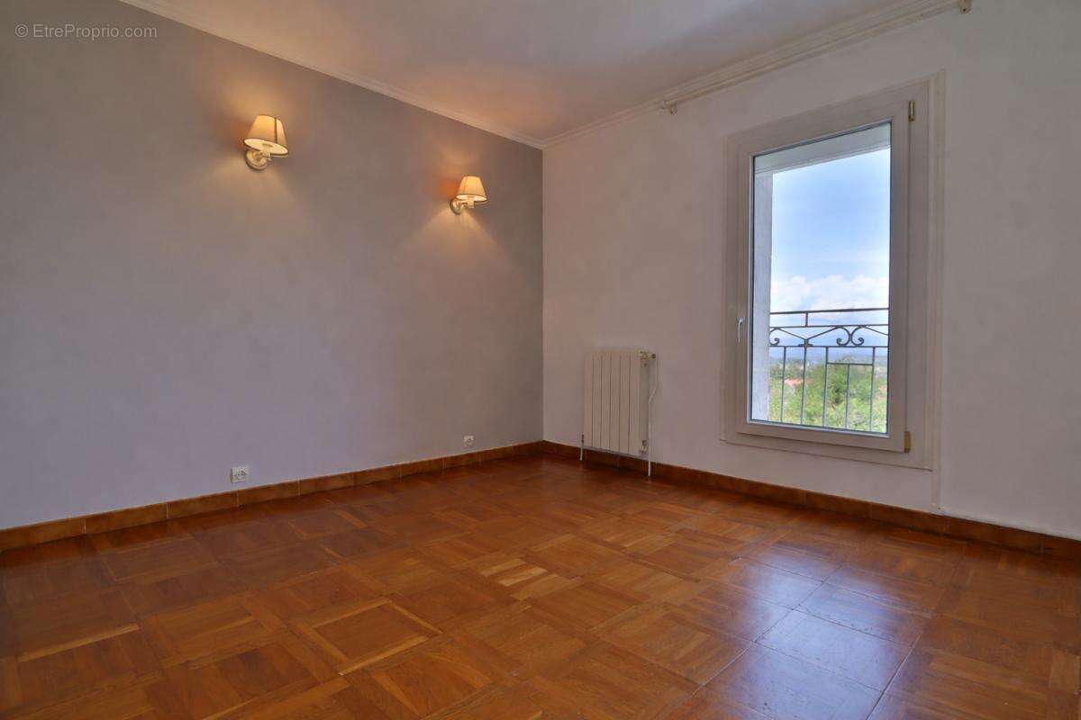 Maison Moux 8 pièce(s) 182 m2 - photo 14