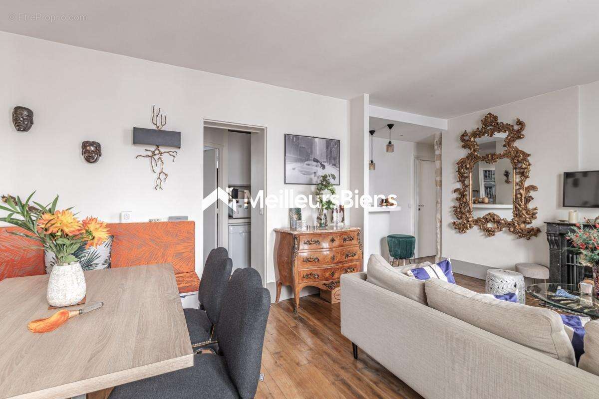 Appartement à PARIS-7E