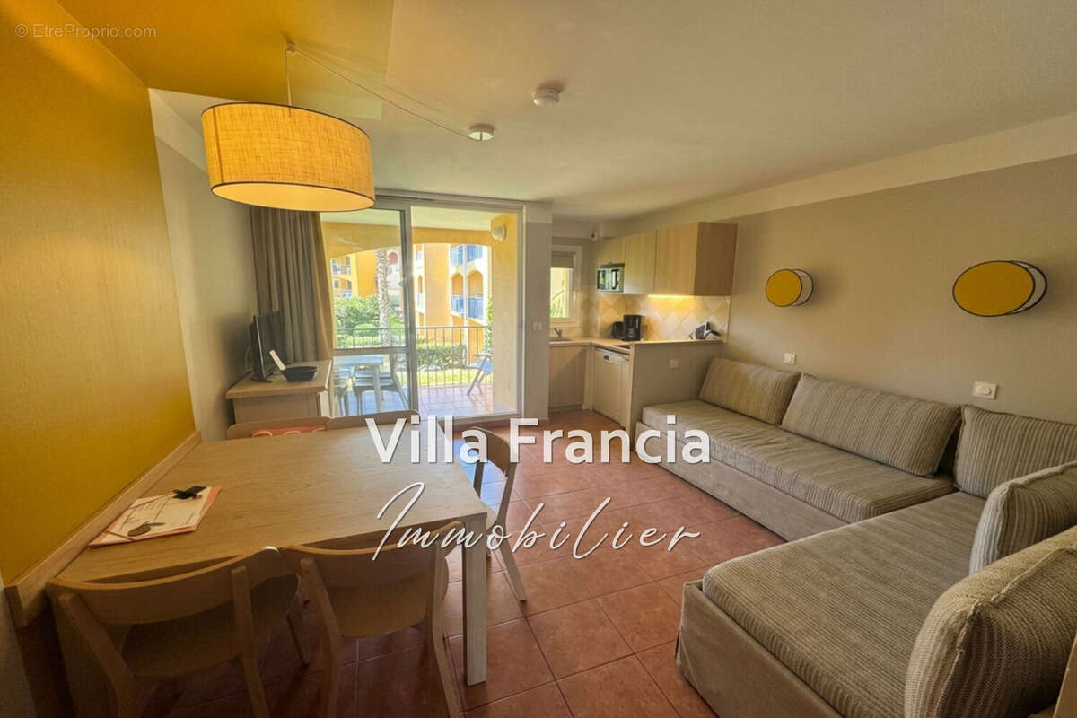 Appartement à MANDELIEU-LA-NAPOULE