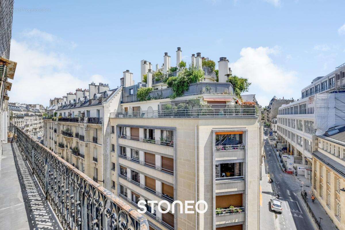 Appartement à PARIS-17E