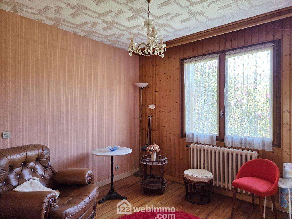 afin d'offrir un espace privé à chaque membre de la famille, - Maison à ALBERTVILLE