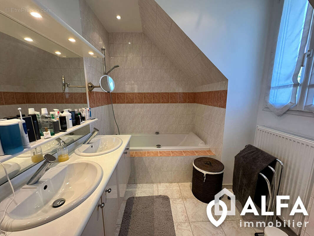 Maison à SAINT-GRATIEN